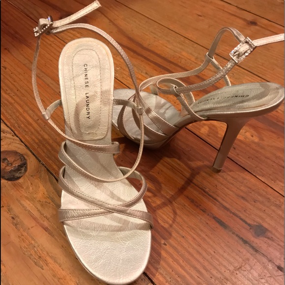 🥂Silver Strappy Sandals by Chinese Laundry NWOB - Picture 4 of 7